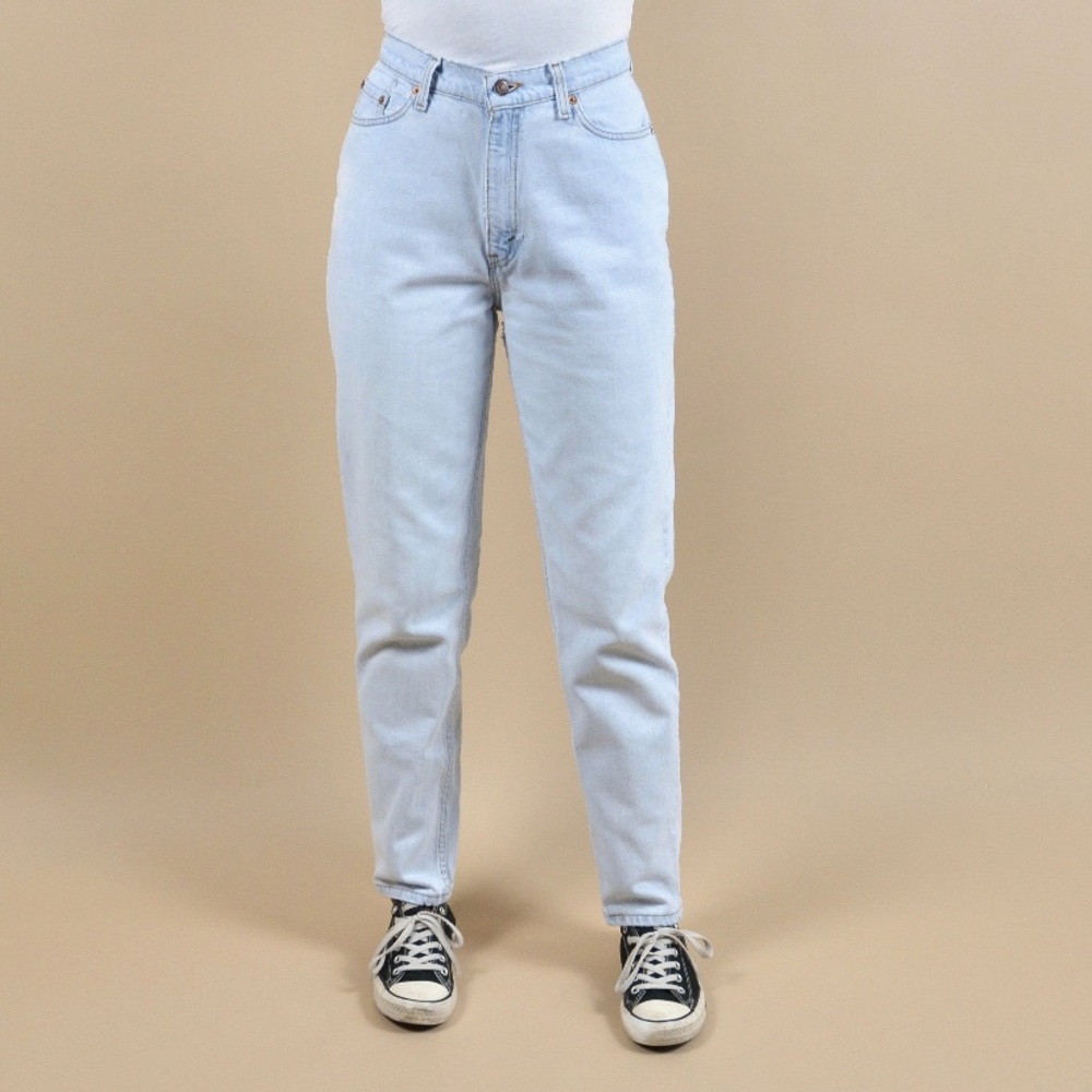 RARE LIGHT WASH vintage Levi’s 512 28